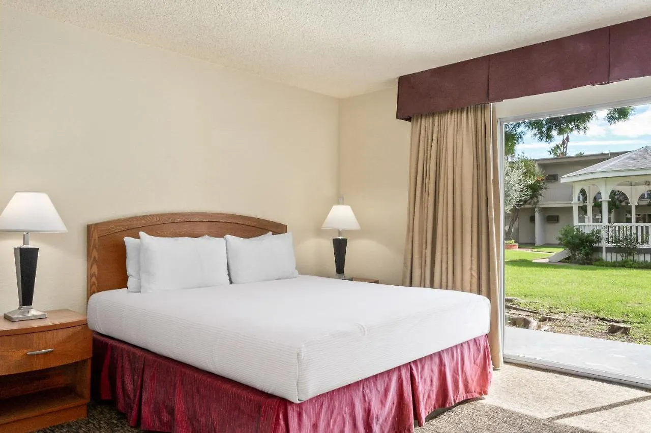 Golden Sails Hotel Long Beach